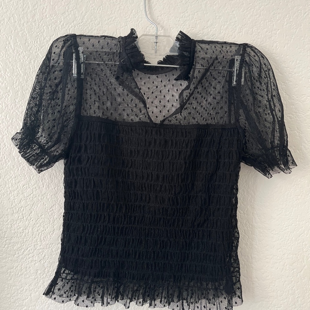 Black blouse 🤍🖤